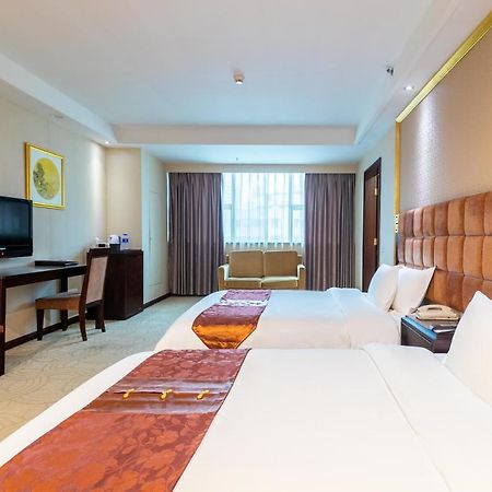 Fortune Hotel Canton Esterno foto