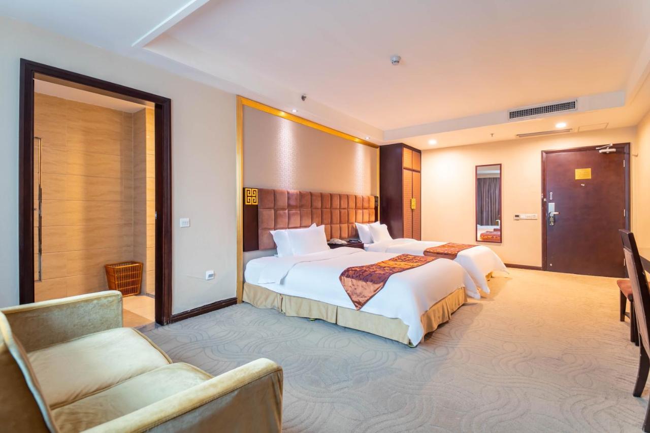 Fortune Hotel Canton Esterno foto