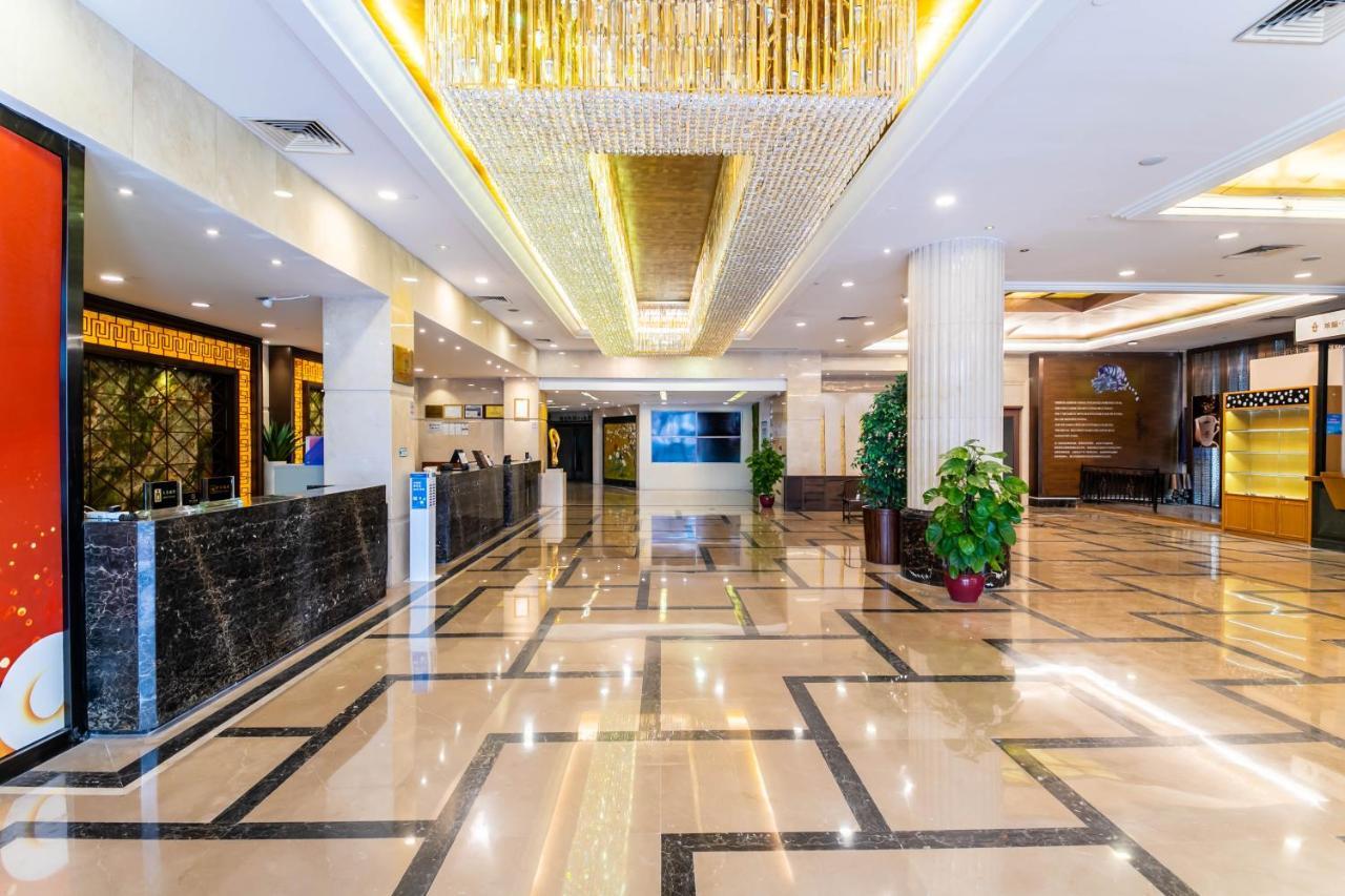 Fortune Hotel Canton Esterno foto