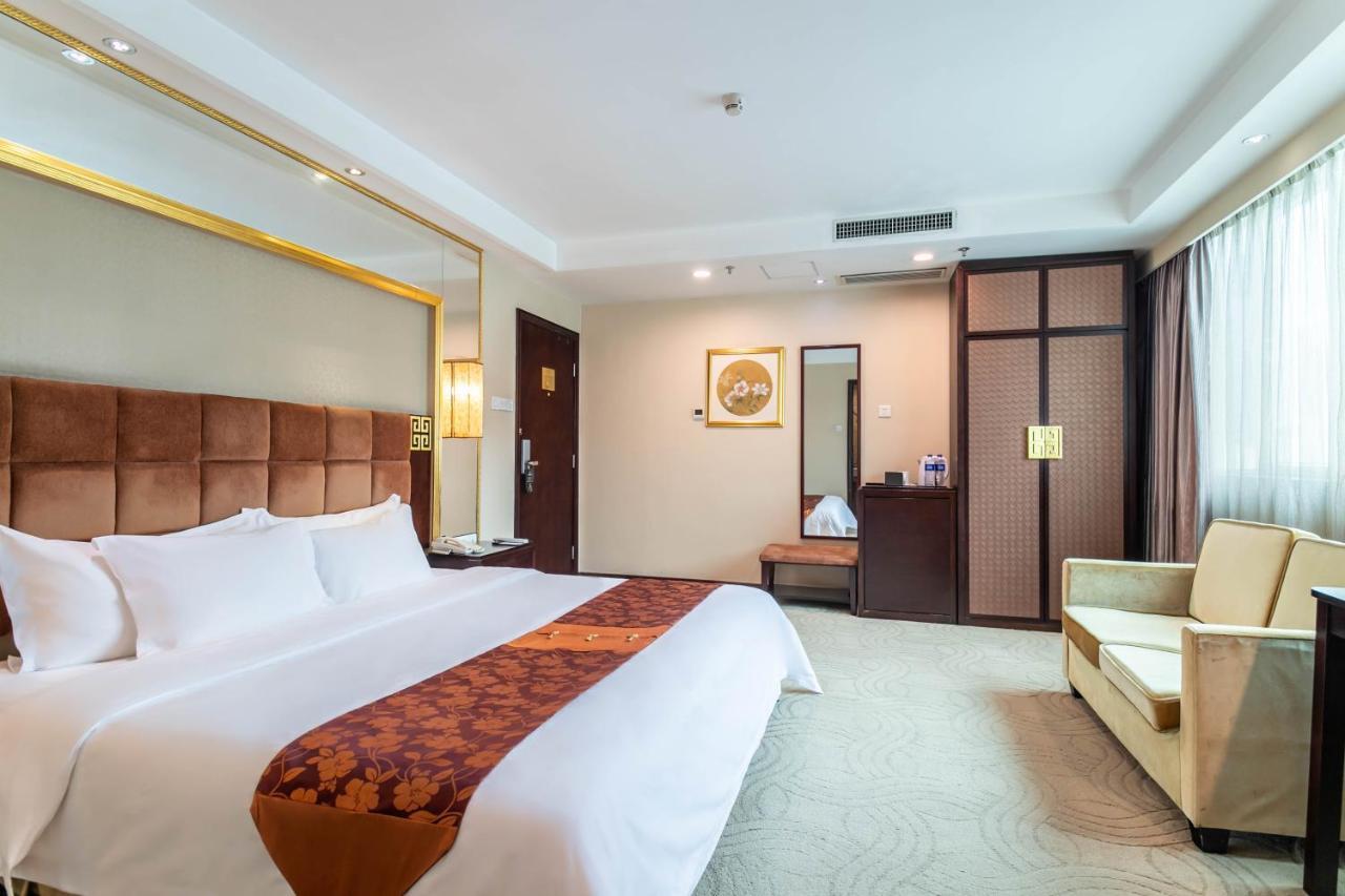 Fortune Hotel Canton Esterno foto
