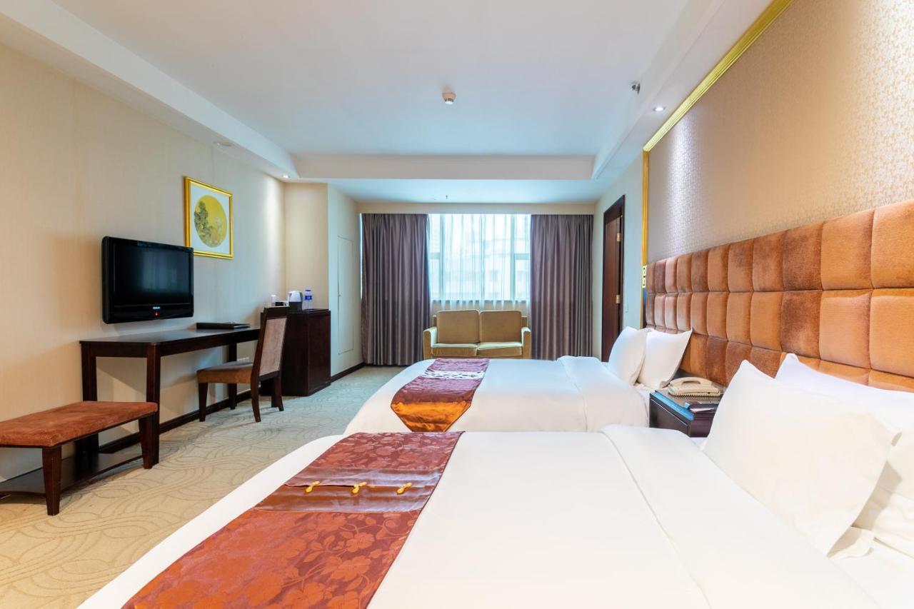 Fortune Hotel Canton Esterno foto