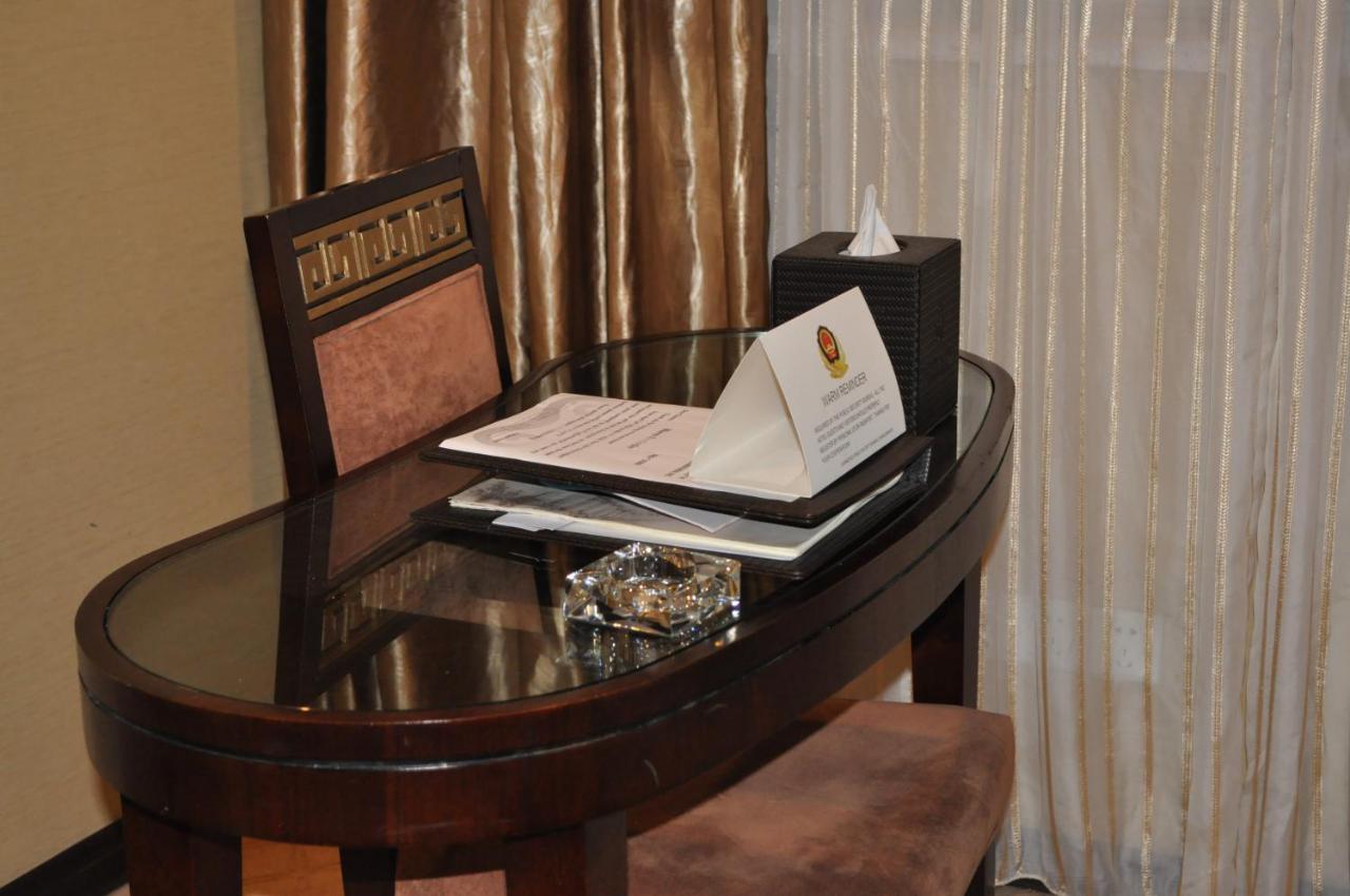 Fortune Hotel Canton Esterno foto