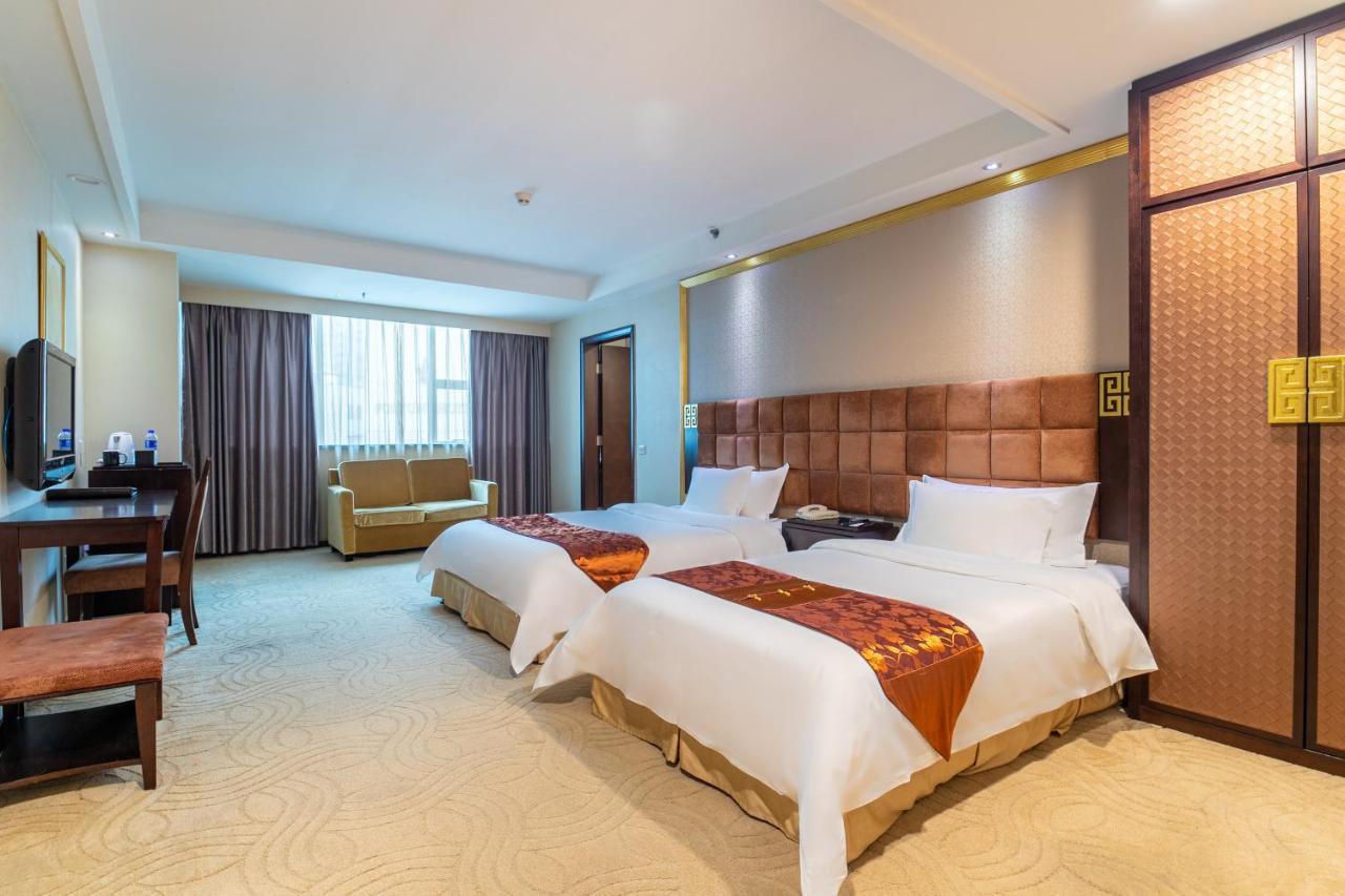 Fortune Hotel Canton Esterno foto