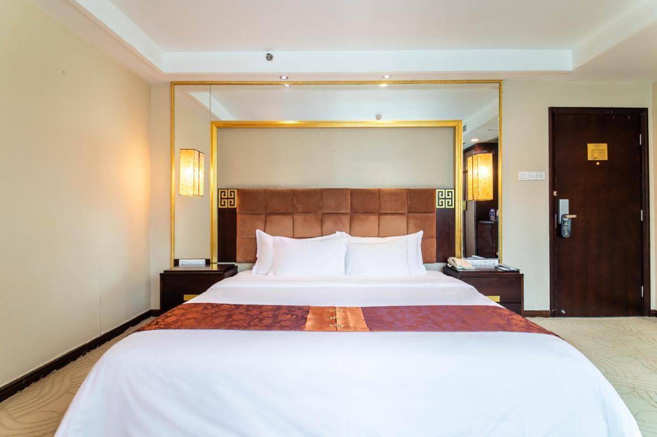 Fortune Hotel Canton Esterno foto
