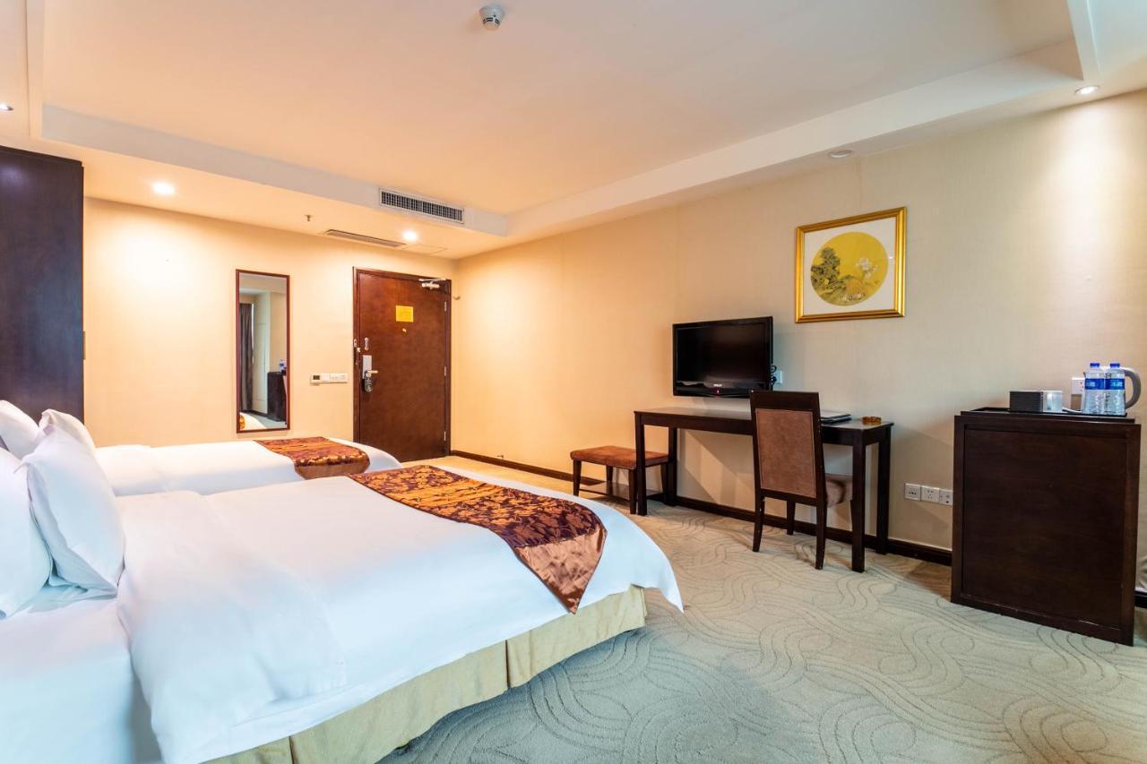 Fortune Hotel Canton Esterno foto
