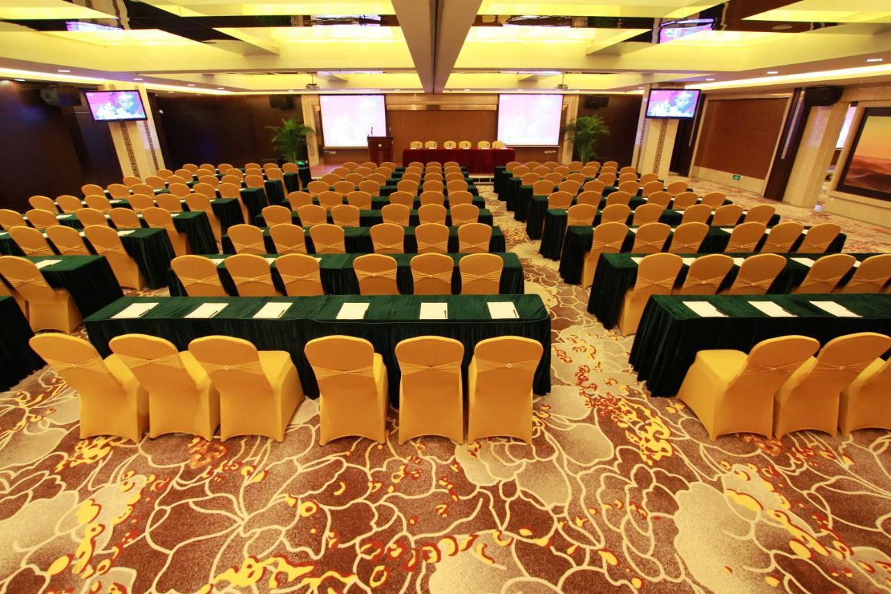 Fortune Hotel Canton Esterno foto