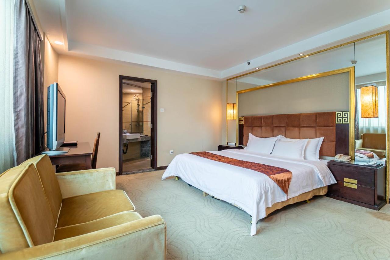 Fortune Hotel Canton Esterno foto
