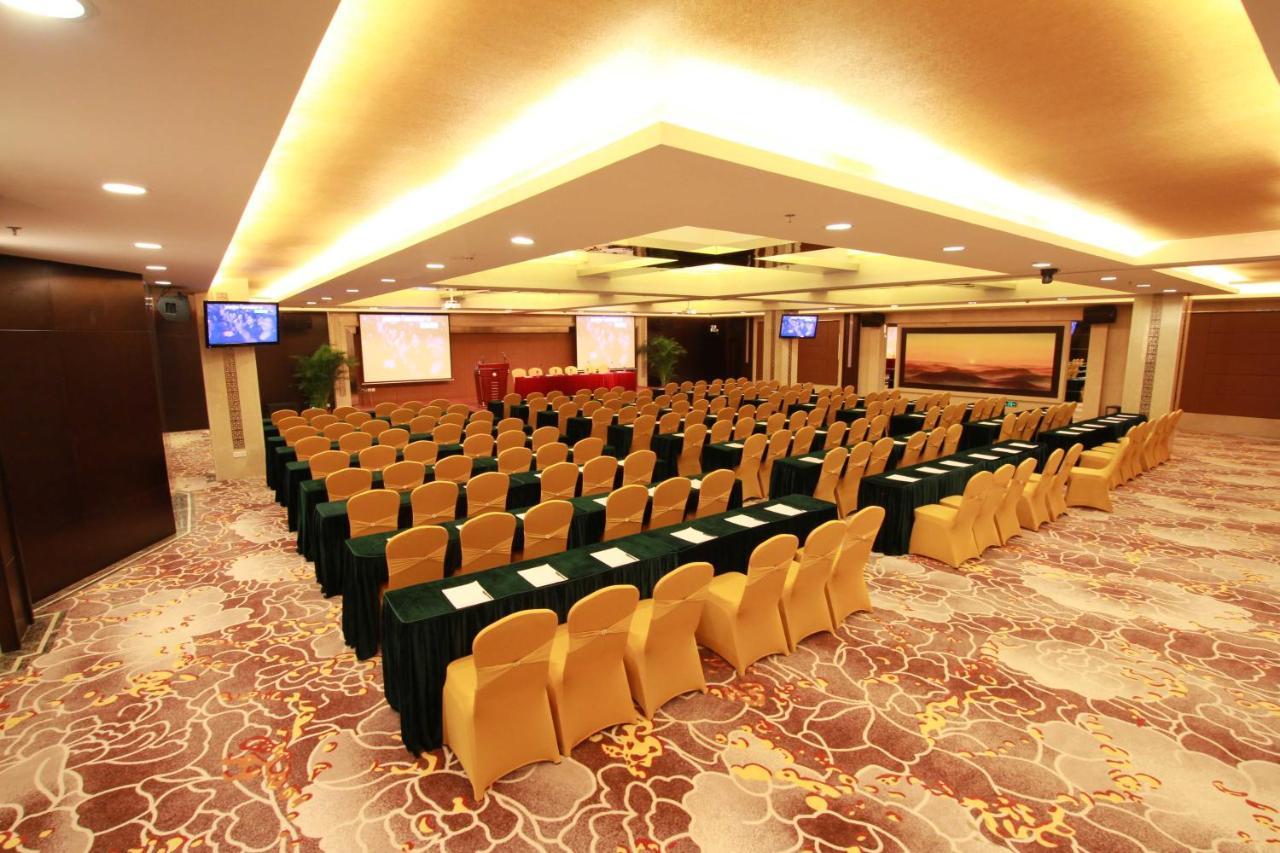 Fortune Hotel Canton Esterno foto