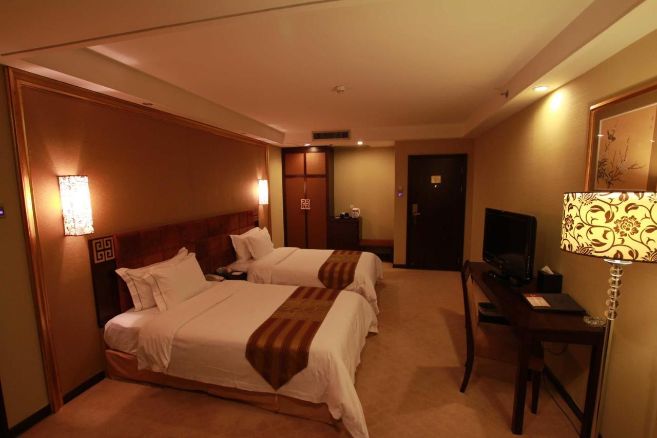Fortune Hotel Canton Esterno foto