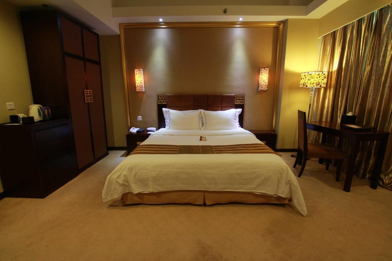 Fortune Hotel Canton Esterno foto