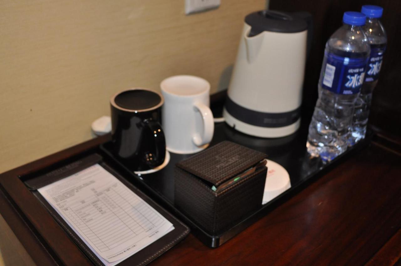 Fortune Hotel Canton Esterno foto