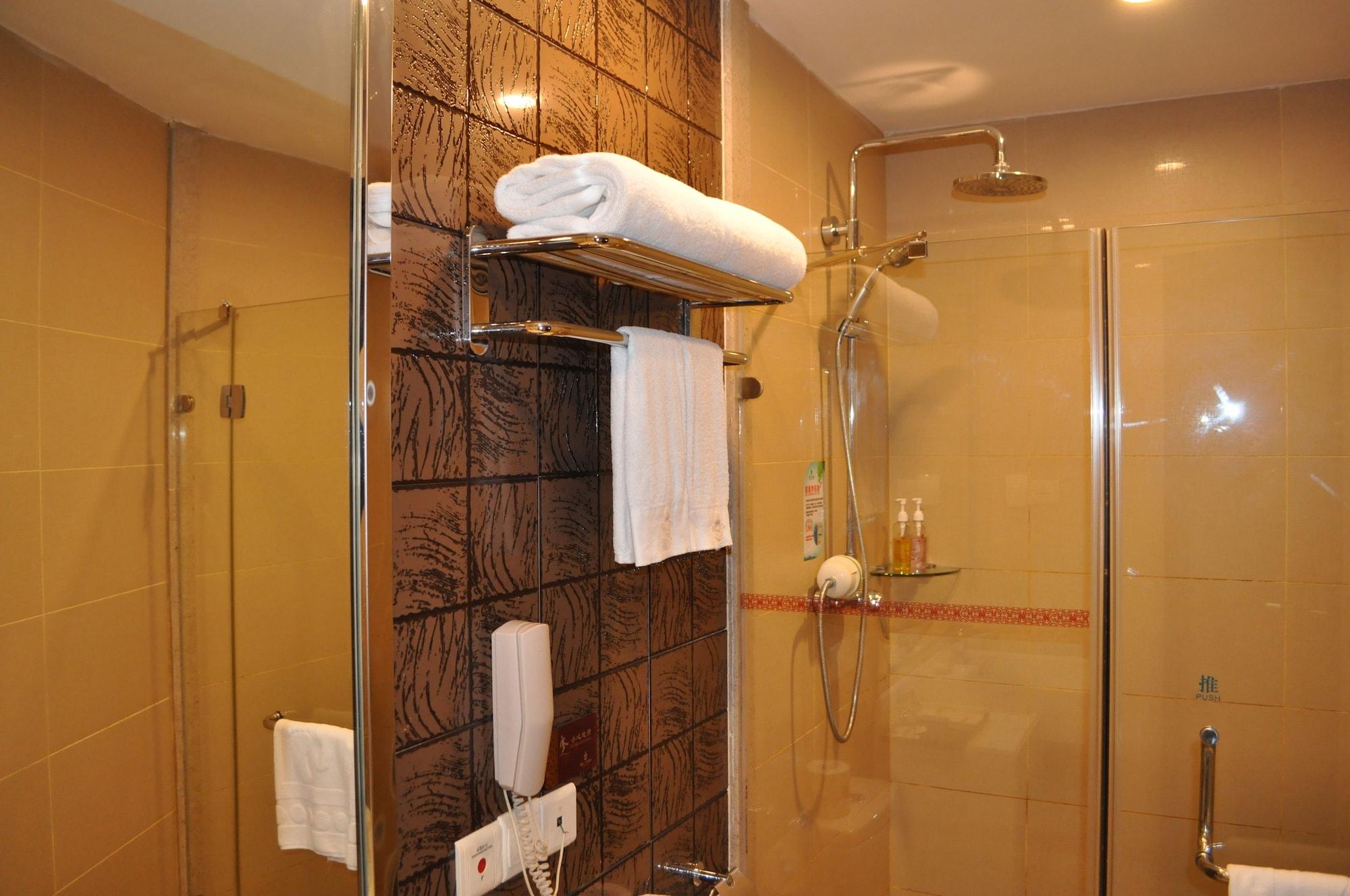 Fortune Hotel Canton Esterno foto