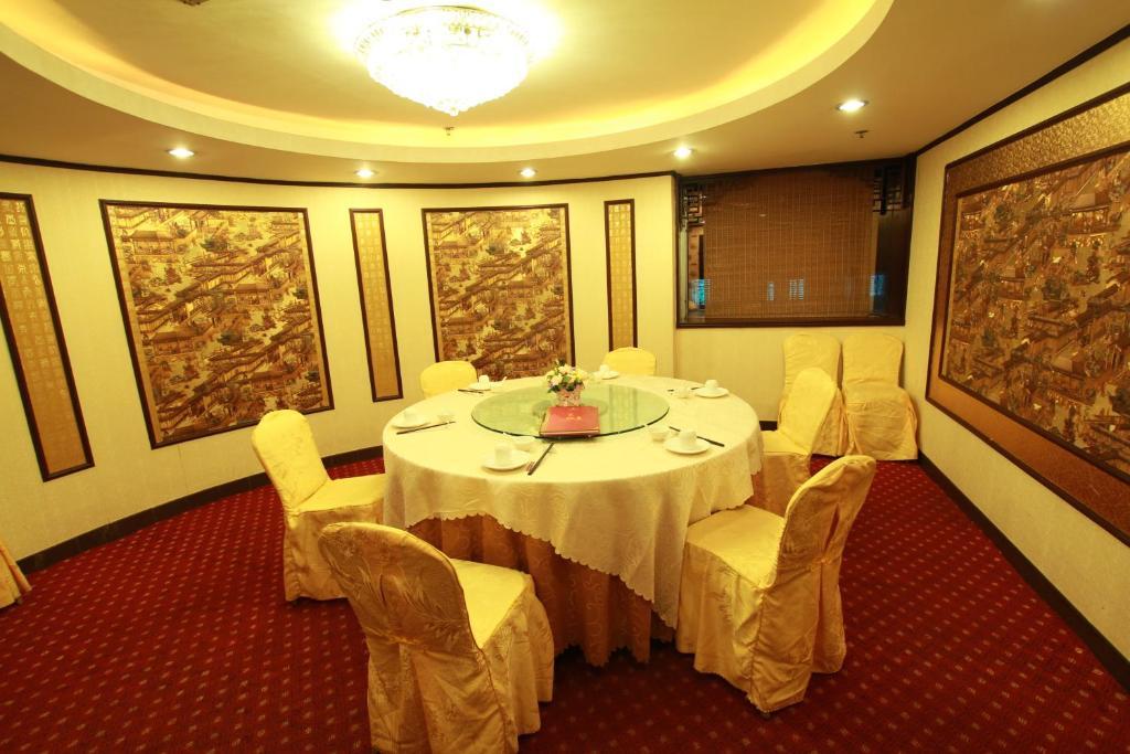 Fortune Hotel Canton Esterno foto