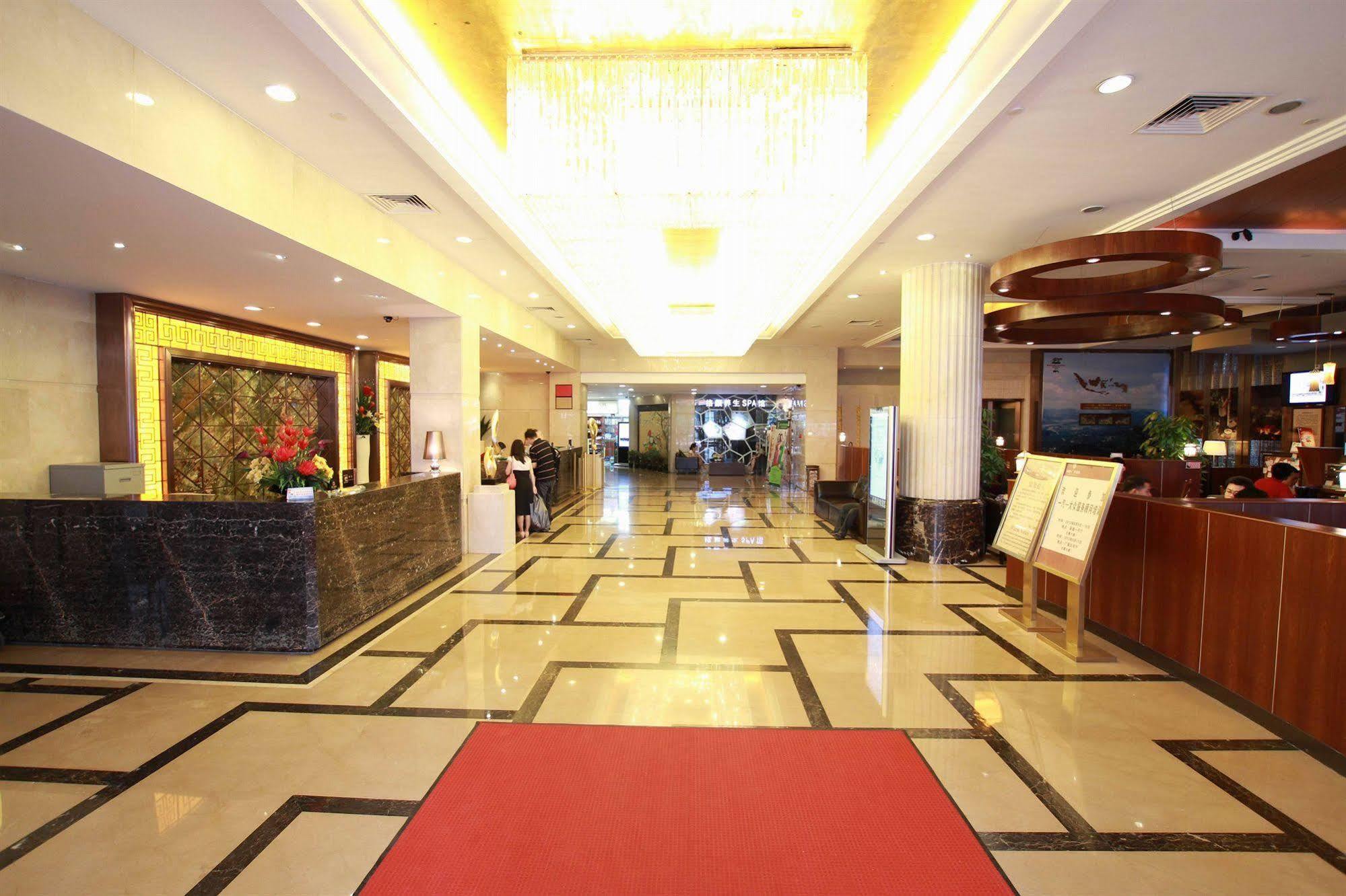 Fortune Hotel Canton Esterno foto
