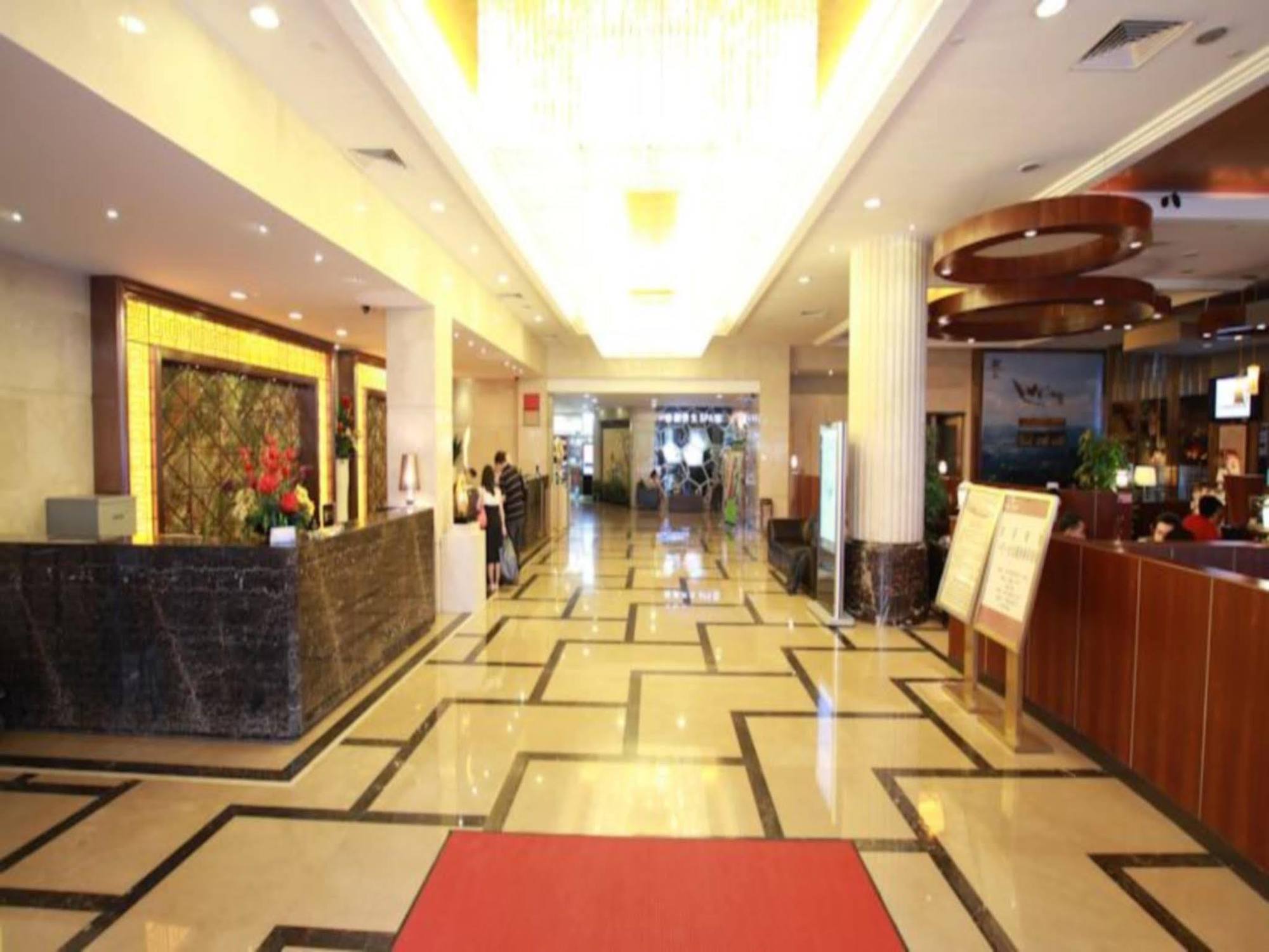 Fortune Hotel Canton Esterno foto