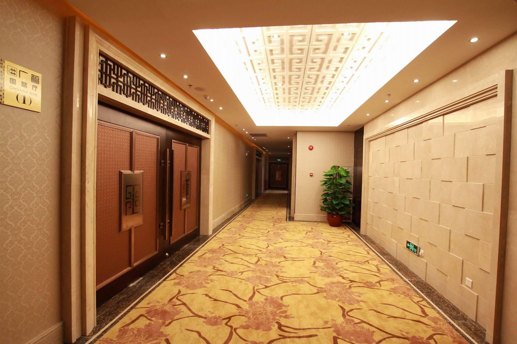 Fortune Hotel Canton Esterno foto