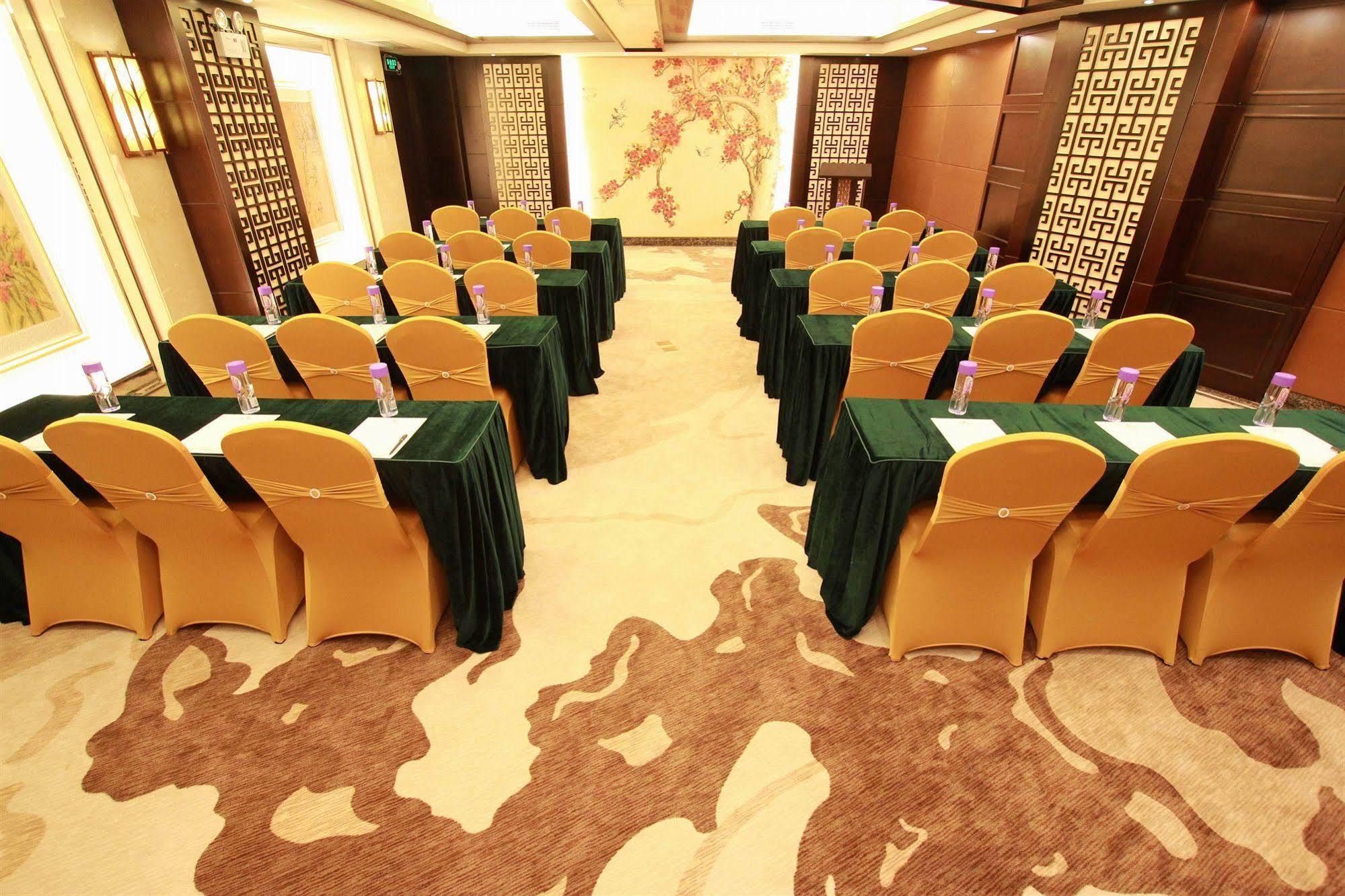 Fortune Hotel Canton Esterno foto